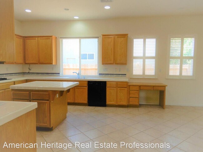 Building Photo - 4 br, 3 bath House - 2435 Minden Way