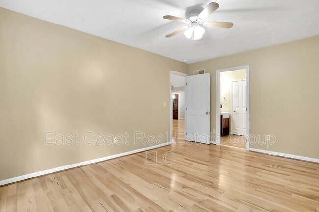 Building Photo - 184 Larkspur Ln