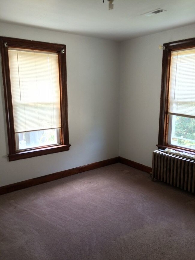 Building Photo - 2806 Hawthorne Ave