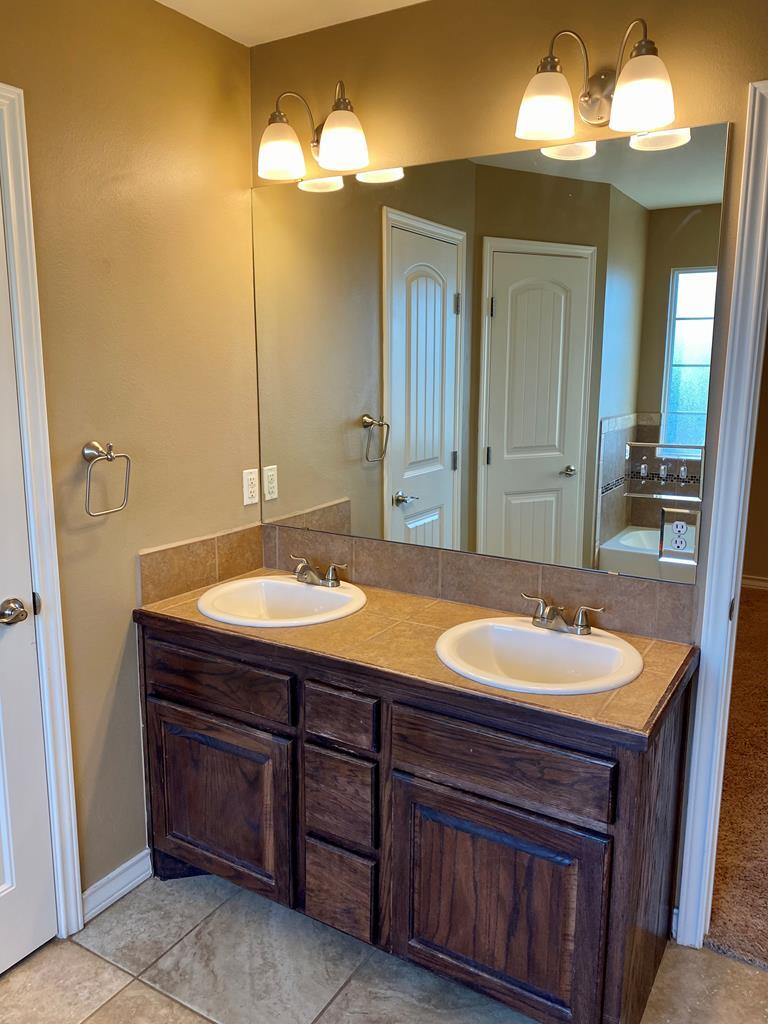 Building Photo - 9 Tracie Trl