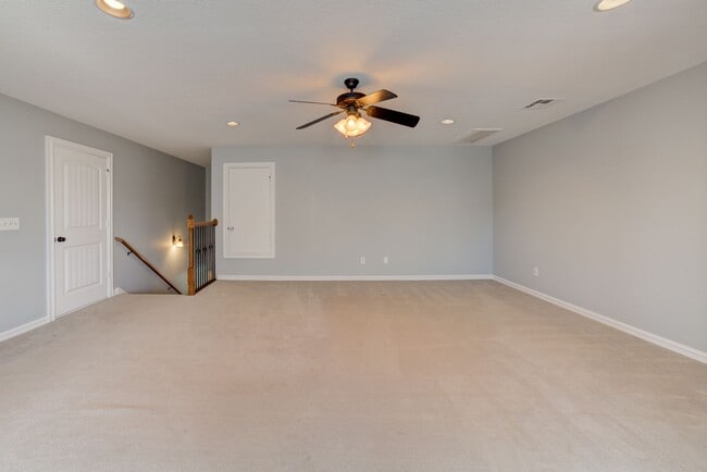 Building Photo - 4 Bed / 3 Bath in Jenks!