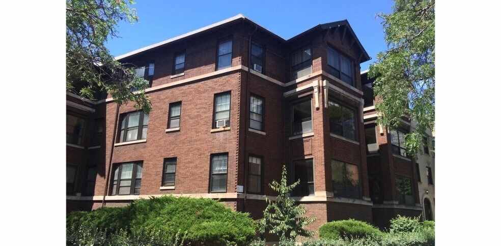 Building Photo - 706 W Grace St