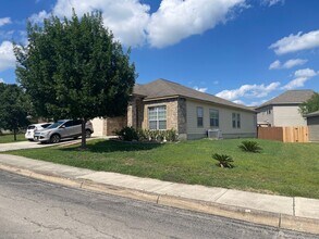 Building Photo - Nice, Roomy & Ready! 3 Bedroom 2 Bath in S...