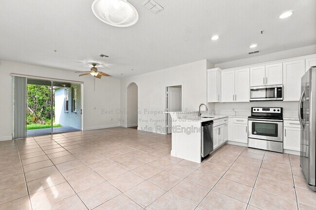 Building Photo - 10402 Eastpark Lake Dr