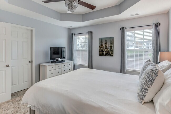 Building Photo - Townhome for rent