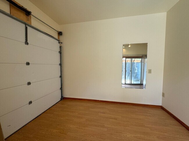 Building Photo - 1163 Aloha Way