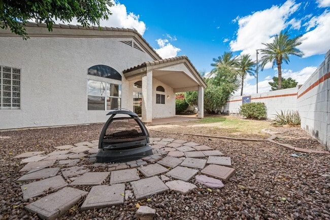 Building Photo - 20717 N 59th Dr