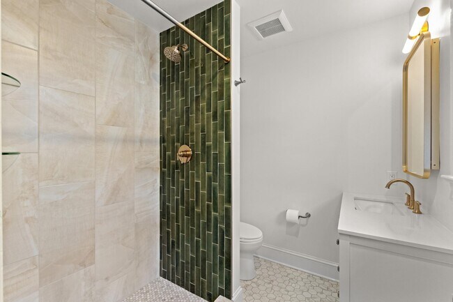 Building Photo - 2814 Bellevue Terrace NW