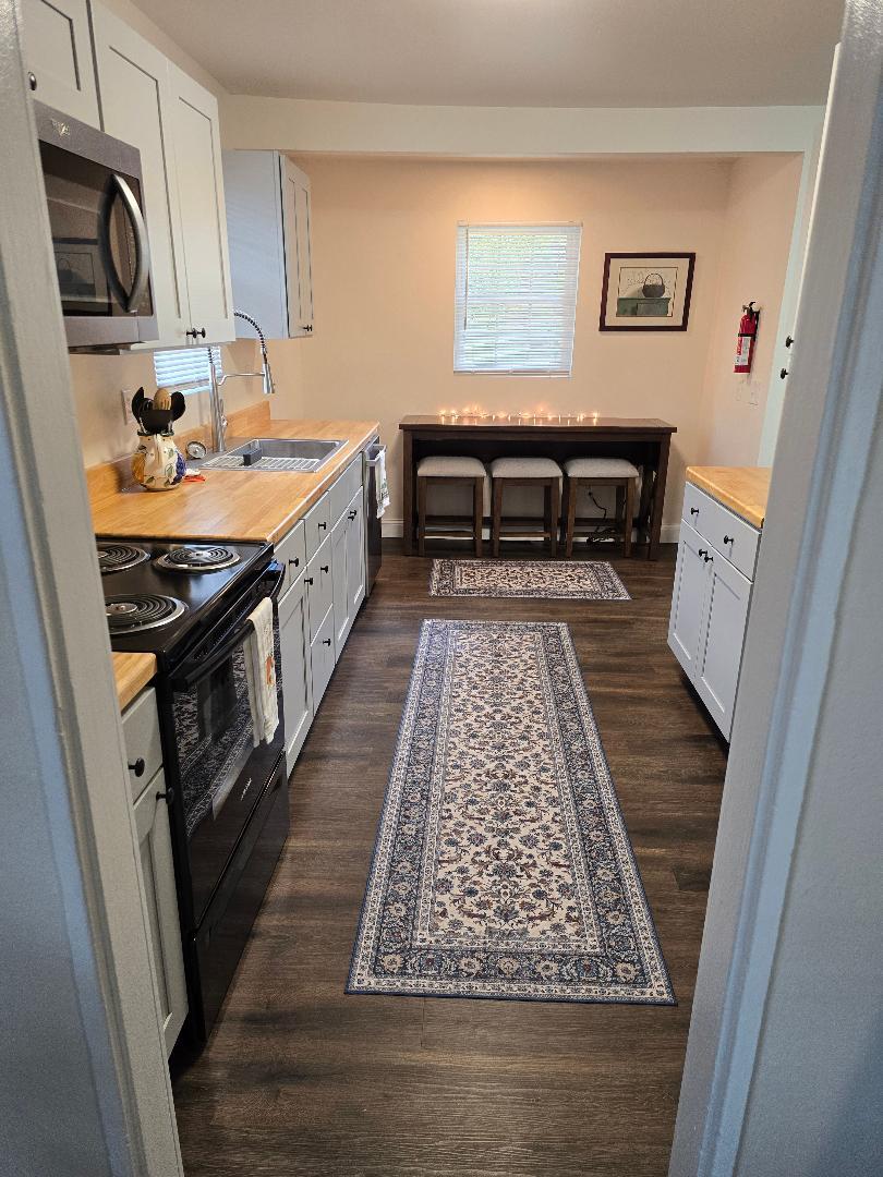 Building Photo - 4105 S Westnedge Ave