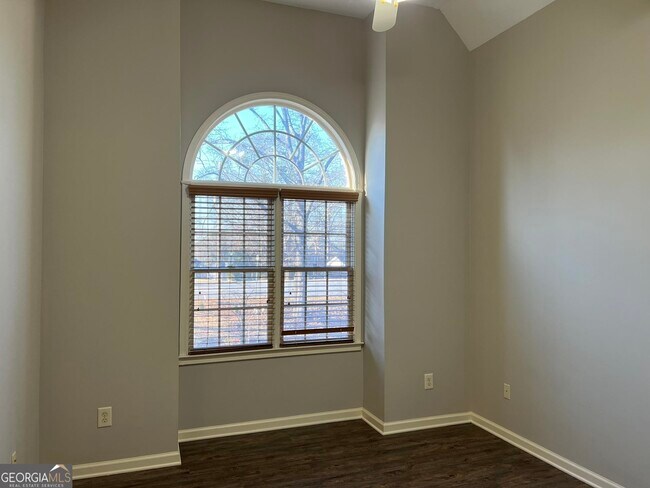 Building Photo - 2476 Sewell Mill Rd