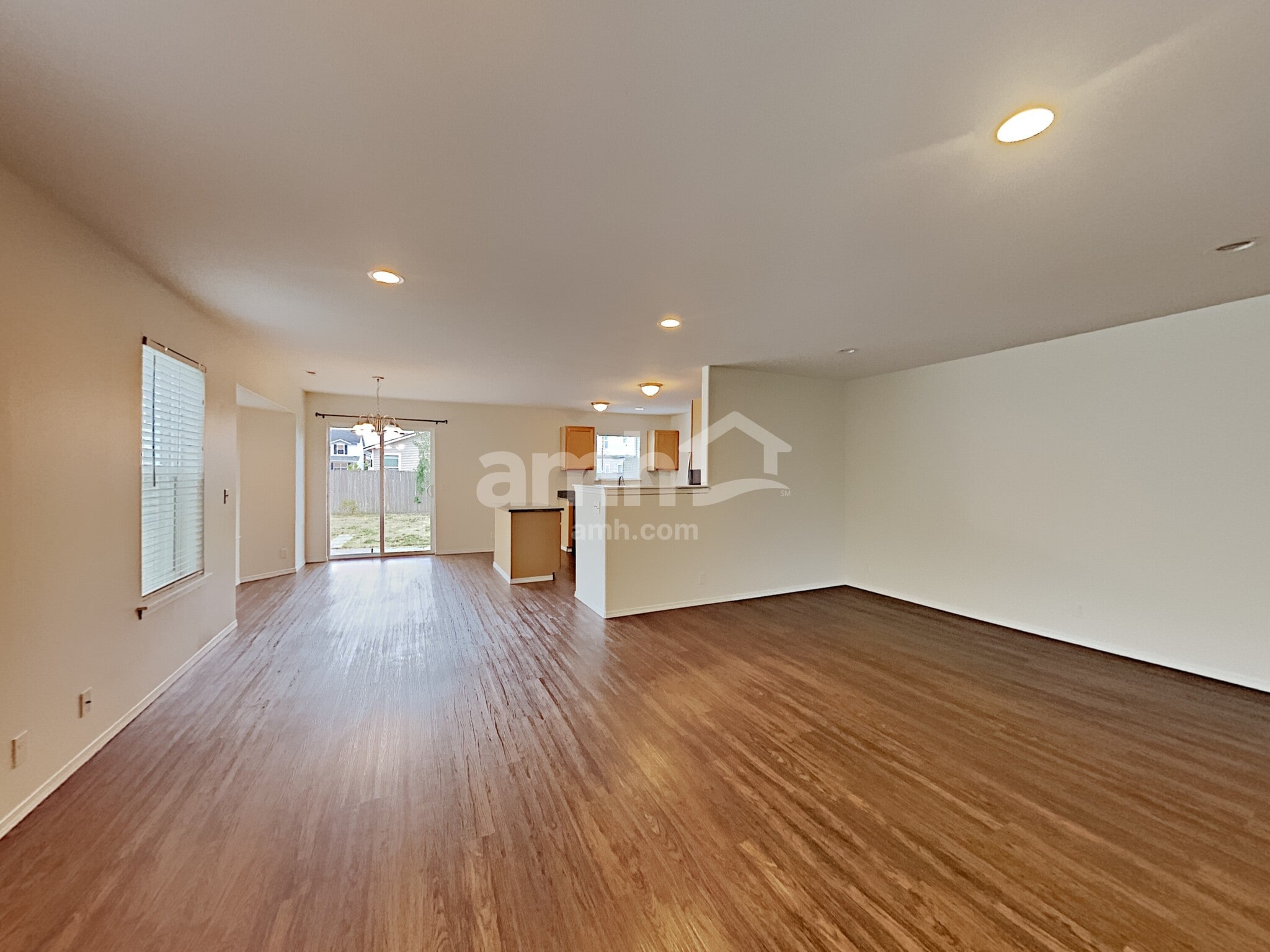 Building Photo - 116 Nelsen St NE