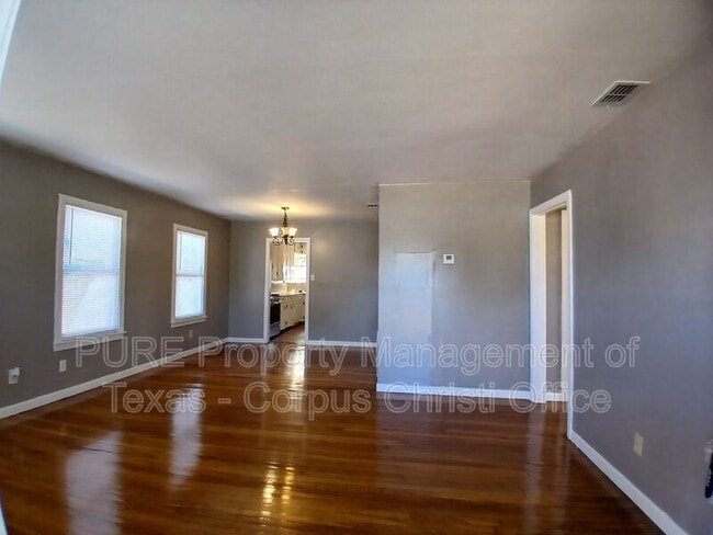 Building Photo - 4906 Kasper St