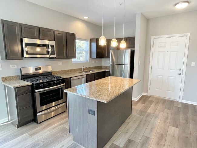 Building Photo - 809 E Main St