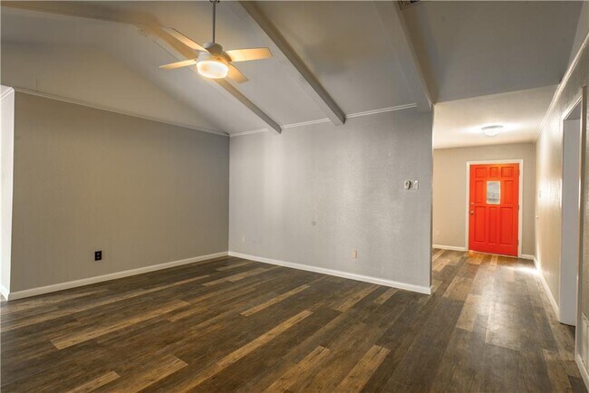 Building Photo - 6810 Willamette Dr