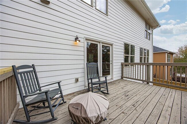 Building Photo - 2675 Sugar Mill Dr SE