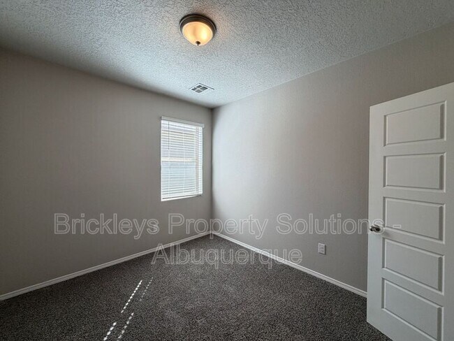 Building Photo - 4875 Mount Salas St NE