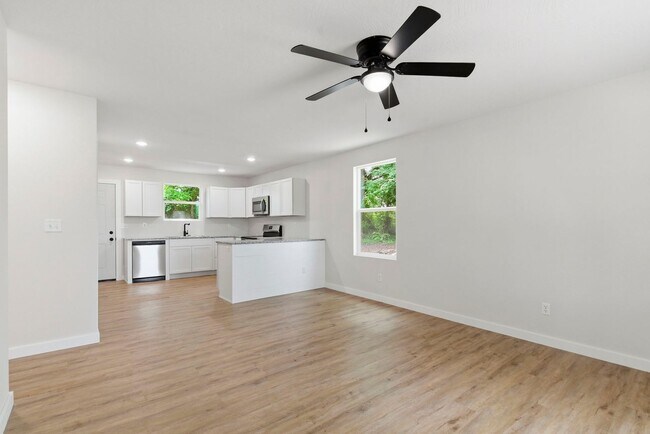 Building Photo - 3 Bedroom | 2 Bathroom | Marionville | Granite | Stainless Steel Appliances | Brand New!