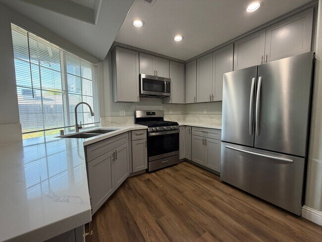 Building Photo - 8267 Moorhaven Way