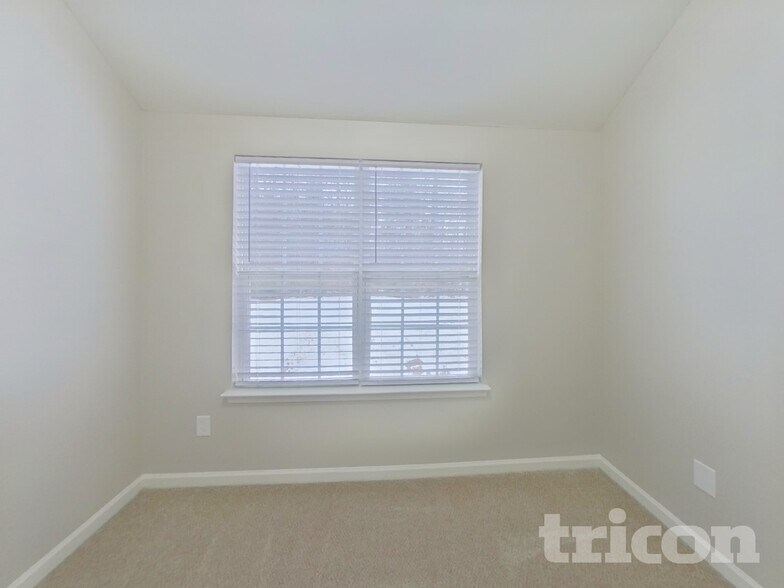 Building Photo - 5850 Brookfield Pointe Dr