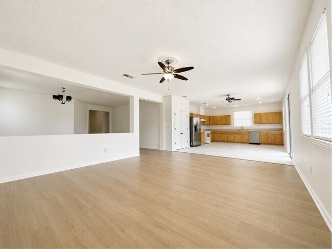 Building Photo - 117 Camden Cay Dr