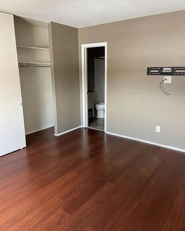 Building Photo - 25735 Lorain Rd