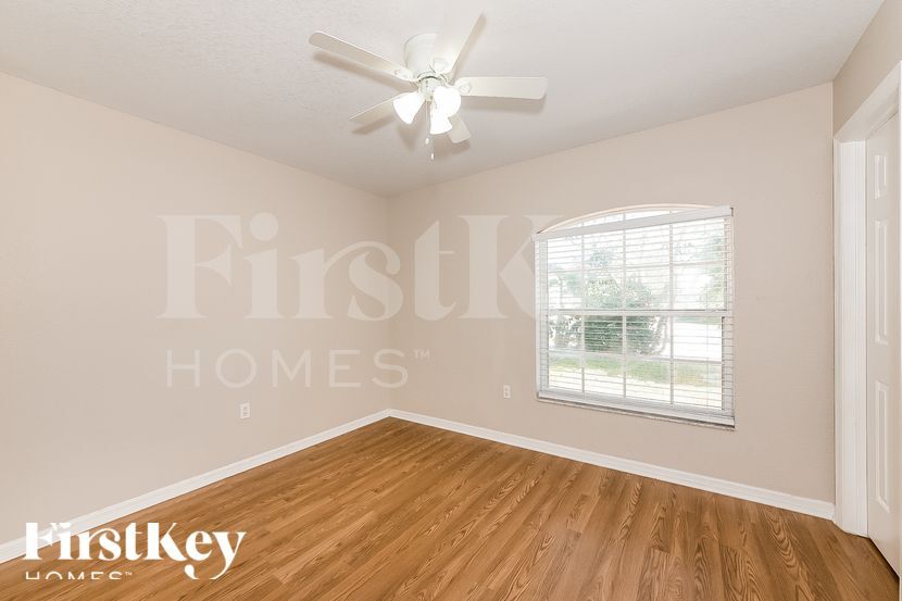 Building Photo - 5065 Hansard Ave