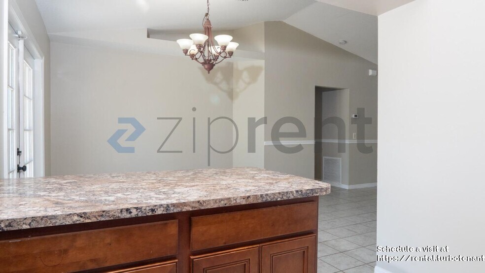 Building Photo - 3309 SW Frankford St