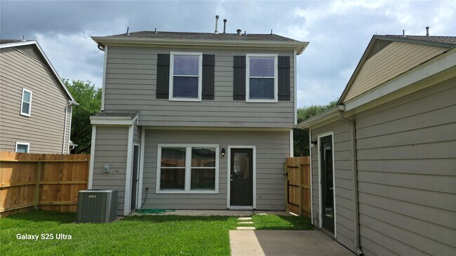 Building Photo - 18802 Sandelford Dr