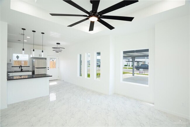 Building Photo - 11 S Xanthia St