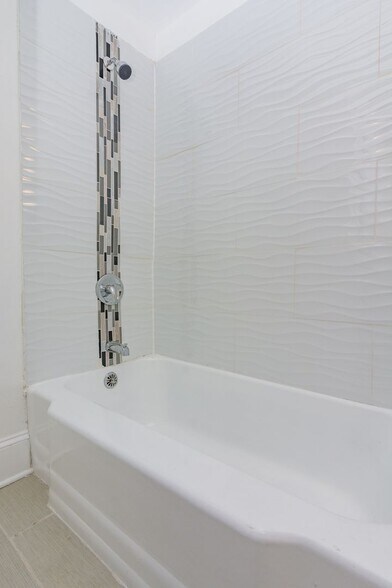 Building Photo - 7754 S Muskegon Ave