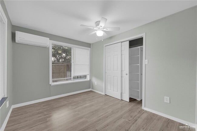 Building Photo - 13 4th St