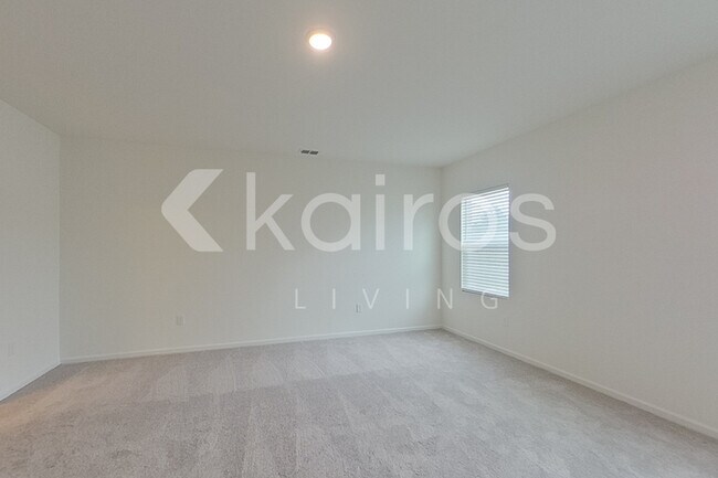 Building Photo - 639 Castillo Dr