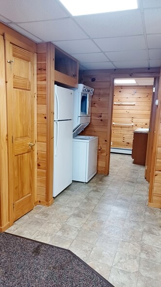 Building Photo - 32 Stagecoach Rd