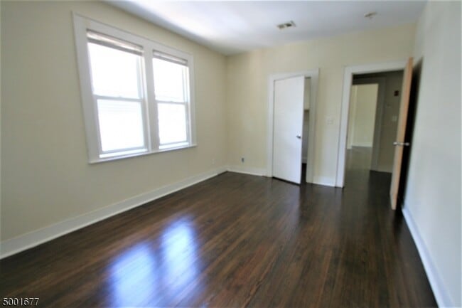 Building Photo - 85 Mission St