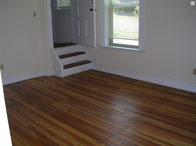 Building Photo - 2705 Eden Ave