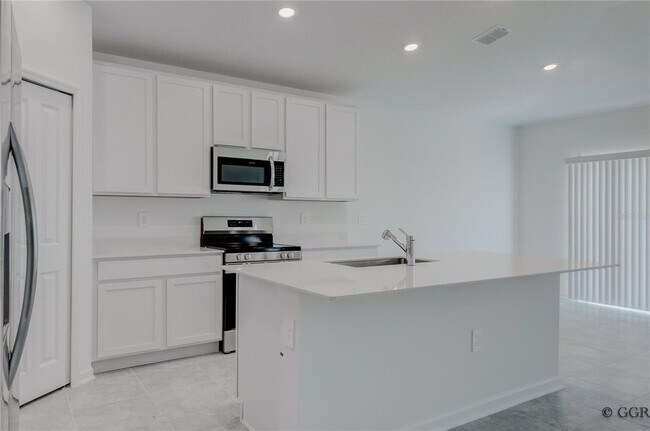 Building Photo - 1520 Brentwood Dr