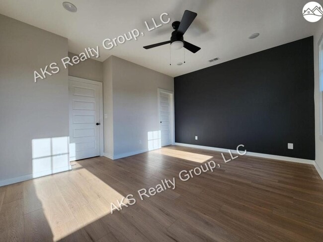 Building Photo - 1202 Windsor Sq