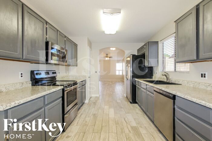 Building Photo - 8534 W Tuckey Ln