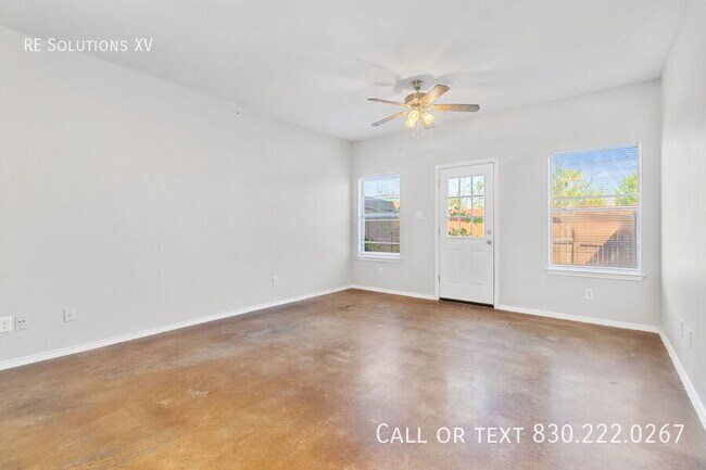 Building Photo - 10714 Mathom Landing