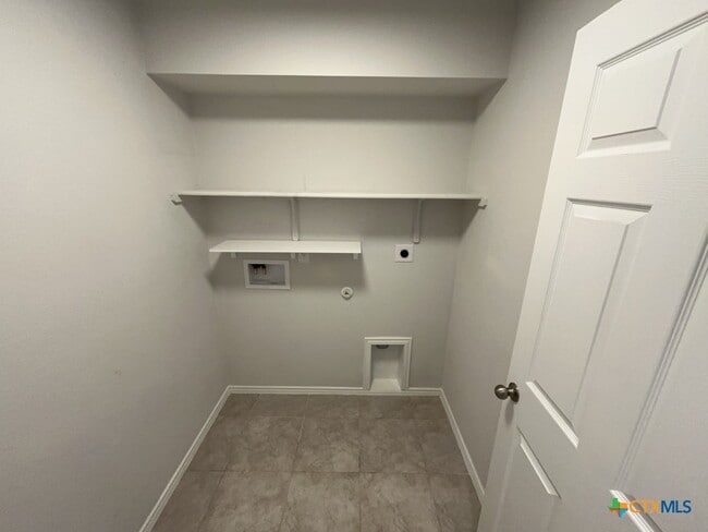 Building Photo - 1824 Fall Creek Ct