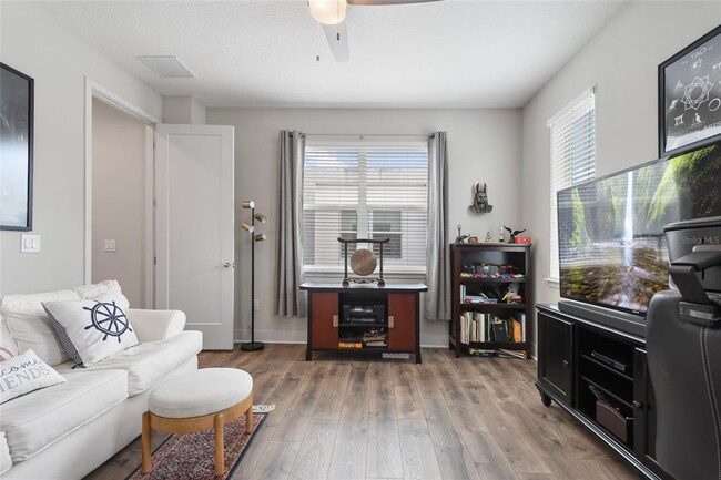 Building Photo - 113 W Grant St