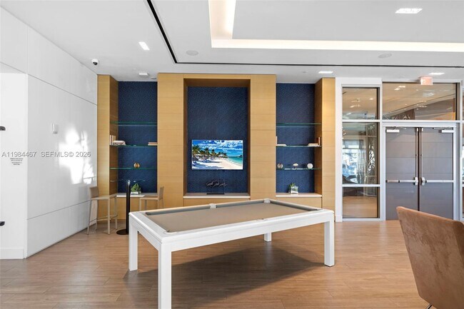 Building Photo - 17301 Biscayne Blvd