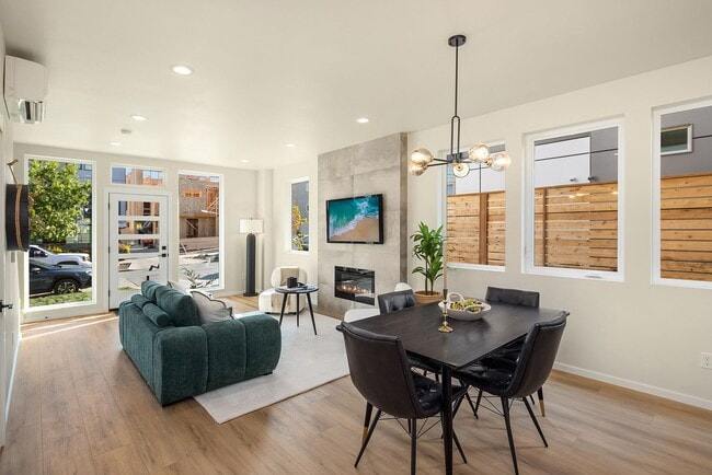 Building Photo - New Ballard Townhomes