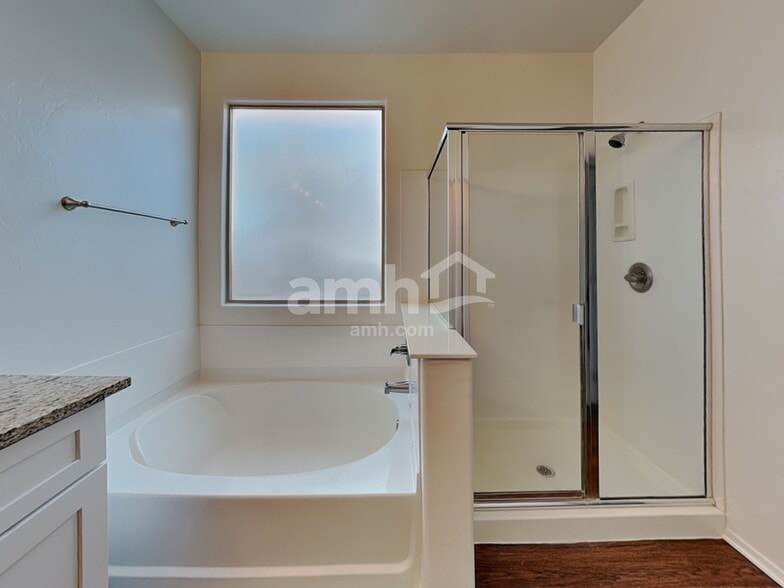 Building Photo - 12659 N Maize Dr
