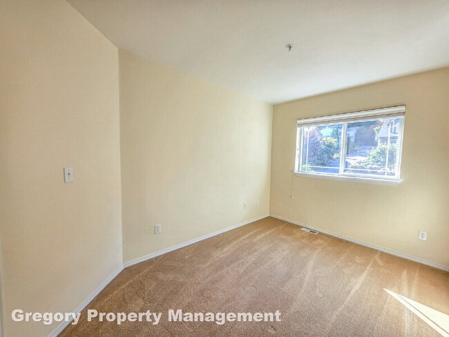 Building Photo - 12026 89th Pl NE