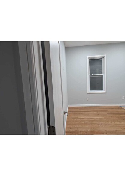 Building Photo - 7448 45th Ave