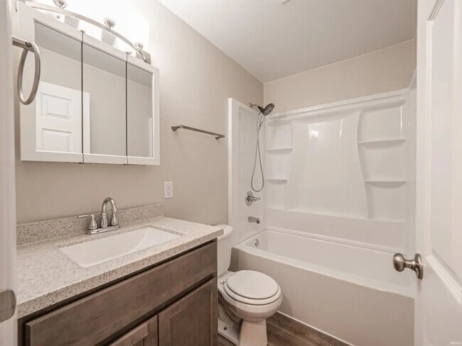 Building Photo - Washington Avenue