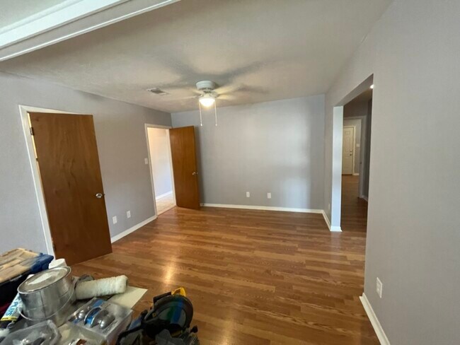 Front Gameroom/Playroom - 2502 Sunnycrest Dr