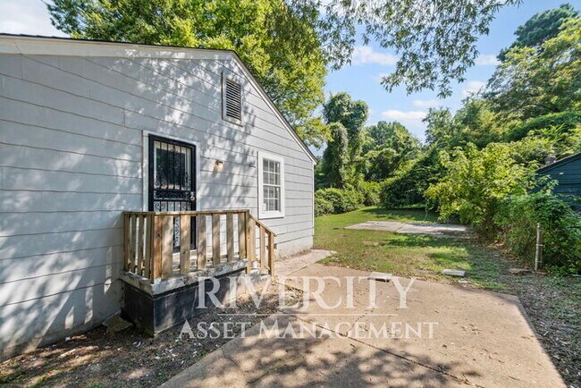 Building Photo - 3132 Kingston St