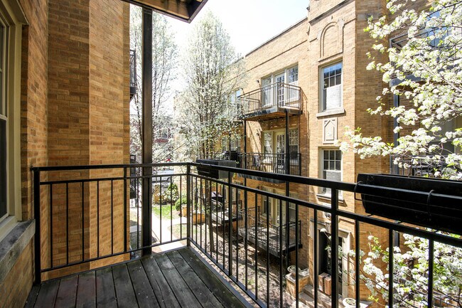 Building Photo - 250-2 N Lincoln Ave